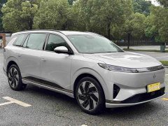 Lynk & Co eπ008 210Max extended range version 6 seats - фото 4