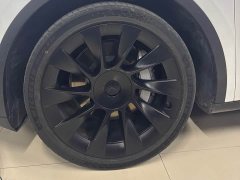 Tesla Model Y rear-wheel drive version - фото 10