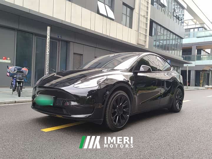 Tesla Model Y rear-wheel drive version - автомобиль из Китая