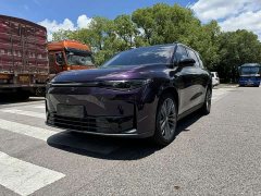 Lynk & Co Leapmoo C16 Pure Electric 520 Exclusive Edition - фото 1