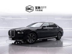 BMW 7 Series 2023 735Li Luxury Line - фото 1