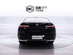 BMW 7 Series 2023 735Li Luxury Line - фото 4