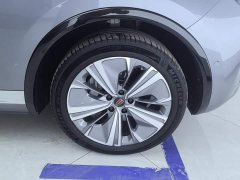 Hongqi E-HS9 460km flagship version six seats - фото 6