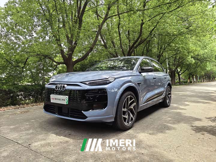 Audi Q6L e-tron 2026 first pilot version - автомобиль из Китая