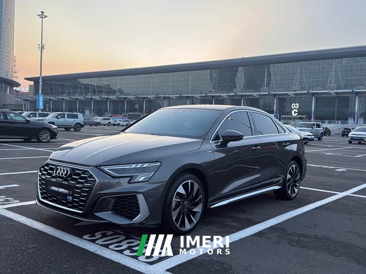 Audi A3 A3L Limousine 35 TFSI Fashion Sport - автомобиль из Китая