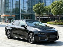 Lynk & Co 03 1.5TD DCT Plus - фото 3