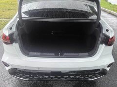 Audi A3 A3L Limousine 35TFSI Flying Spur Exclusive - фото 11