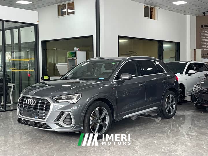 Audi Q3 35 TFSI Fashionable and Dynamic