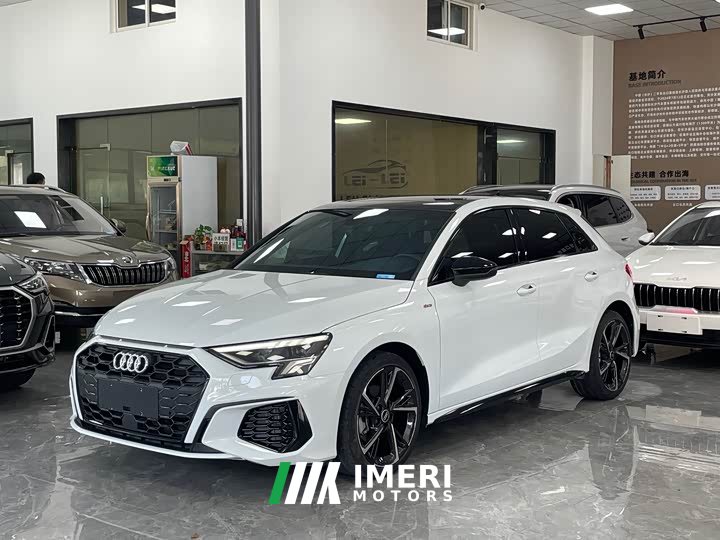 Audi A3 Sportback 35 TFSI stylish and sporty - автомобиль из Китая