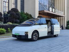 Li Auto Ideal MEGA Home Family Special Edition - фото 1
