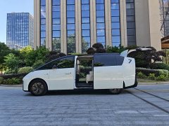 Li Auto Ideal MEGA Home Family Special Edition - фото 2