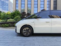 Li Auto Ideal MEGA Home Family Special Edition - фото 7
