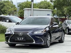 Lexus ES 200 Excellence Edition - фото 1