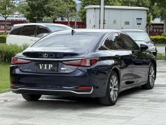 Lexus ES 200 Excellence Edition - фото 3