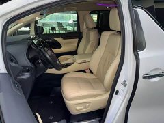 Toyota Alphard 2021 Hybrid 2.5L Luxury - фото 17
