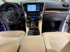 Toyota Alphard 2021 Hybrid 2.5L Luxury - фото 4