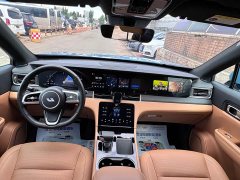 Li Auto ONE Extended-Range 6-Seater - фото 10