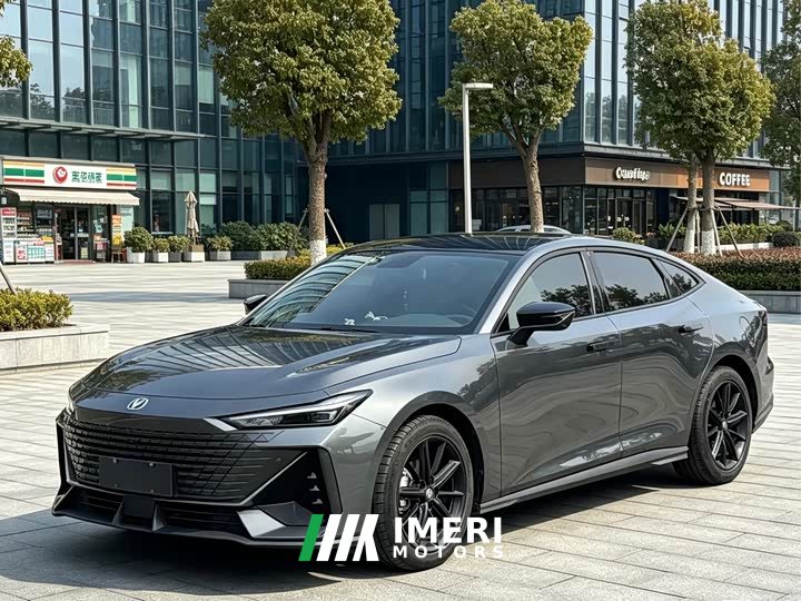Changan UNI-V 1.5T Smart Pilot Edition - автомобиль из Китая
