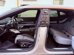 Lynk & Co Gaohe HiPhi Z five-seater version - фото 18