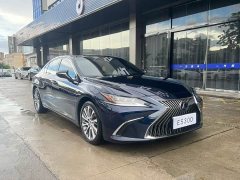 Lexus ES 2020 300h Exclusive Edition National V - фото 3