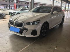 BMW 5 Series 530Li Leading M Sports Package - фото 1
