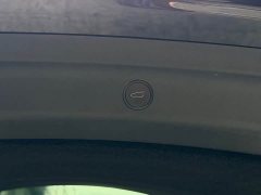 Tesla Model Y standard range rear-wheel drive version - фото 13