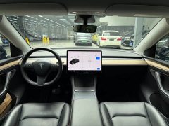 Tesla Model Y standard range rear-wheel drive version - фото 9