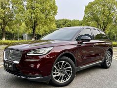 Lynk & Co Adventurer 2.0T Two-wheel drive Premium Edition - фото 1