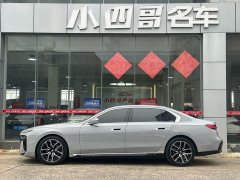 BMW 7 Series 2023 735Li M Sports Package - фото 3