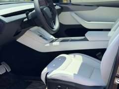 Tesla Model Y L long-range all-wheel drive version - фото 14