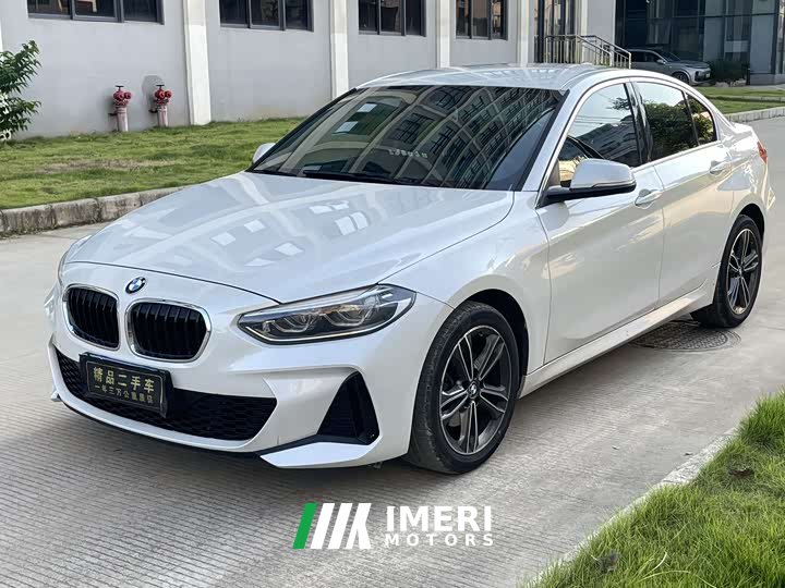 BMW 1 Series facelift 120i M sports version - автомобиль из Китая