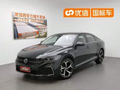 Volkswagen Passat facelift 330TSI Starry Sky Deluxe Edition - фото 1