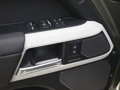 Land Rover Defender 90 2.0T P300 S - фото 11