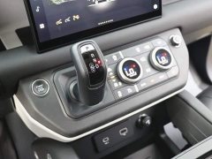 Land Rover Defender 90 2.0T P300 S - фото 14