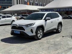 Toyota RAV4 2.0L CVT 2WD Urban Edition - фото 1