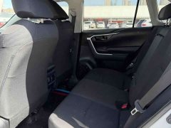 Toyota RAV4 2.0L CVT 2WD Urban Edition - фото 6