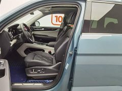 Lexus Touron 530 V6 four-wheel drive flagship version - фото 10