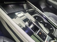 Lexus Touron 530 V6 four-wheel drive flagship version - фото 13