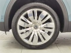 Lexus Touron 530 V6 four-wheel drive flagship version - фото 17