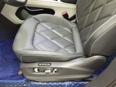 Lexus Touron 530 V6 four-wheel drive flagship version - фото 20