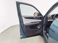 Lexus Touron 530 V6 four-wheel drive flagship version - фото 8