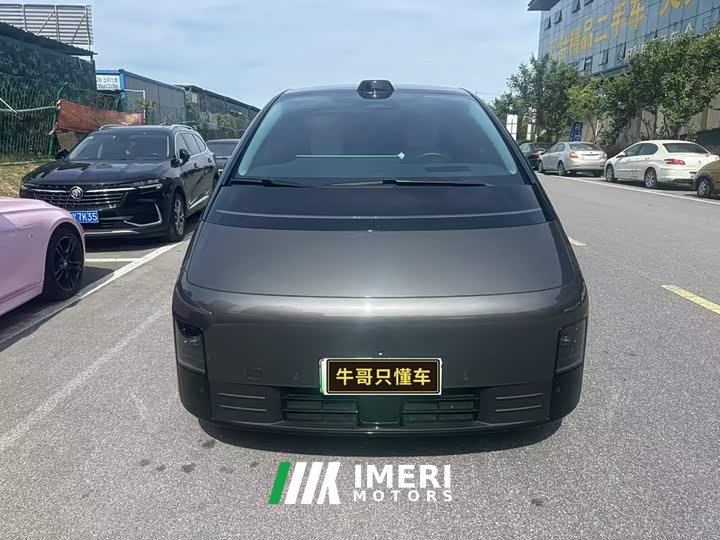 Li Auto Ideal MEGA Ultra - автомобиль из Китая