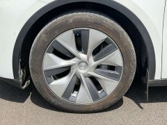 Tesla Model Y long-range all-wheel drive version - фото 8