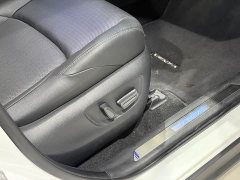Toyota Venza 2.0L CVT FWD Premium Edition - фото 19