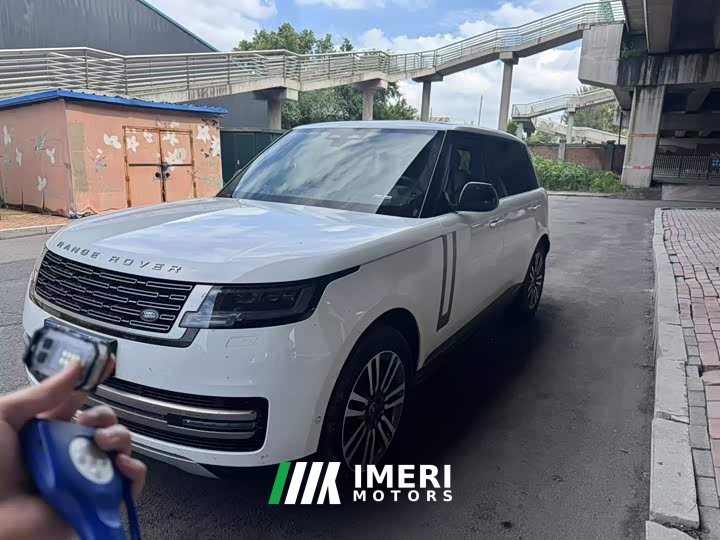 Land Rover Range Rover 3.0 L6 400PS Extended Edition - автомобиль из Китая