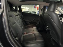 Tesla Model Y rear-wheel drive version - фото 6