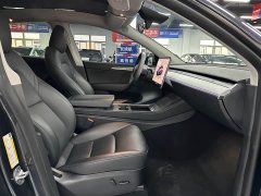 Tesla Model Y rear-wheel drive version - фото 7