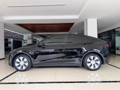 Tesla Model Y rear-wheel drive version - фото 3