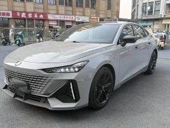 Changan UNI-V 1.5T premium - фото 1