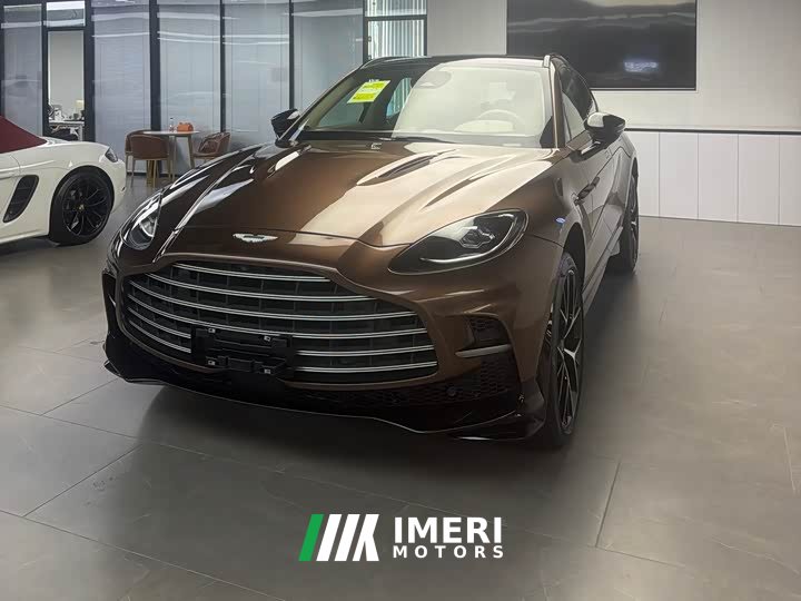 Aston Martin DBX 4.0T V8 707 - автомобиль из Китая